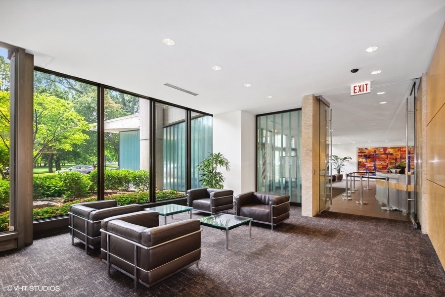 2800 N Lake Shore Drive Unit: 1511