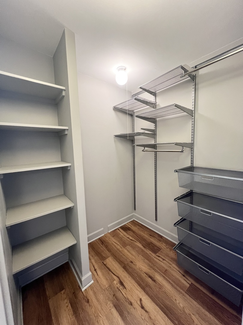 2800 N Lake Shore Drive Unit: 1511