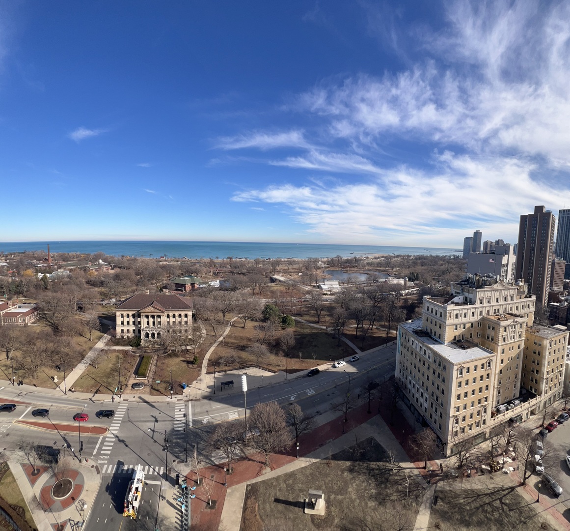 1960 N Lincoln Park West Unit: 1910