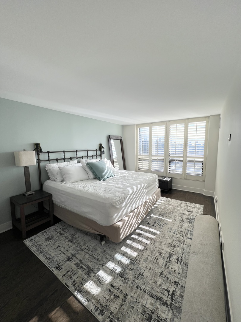 2020 N Lincoln Park West Unit: 35K