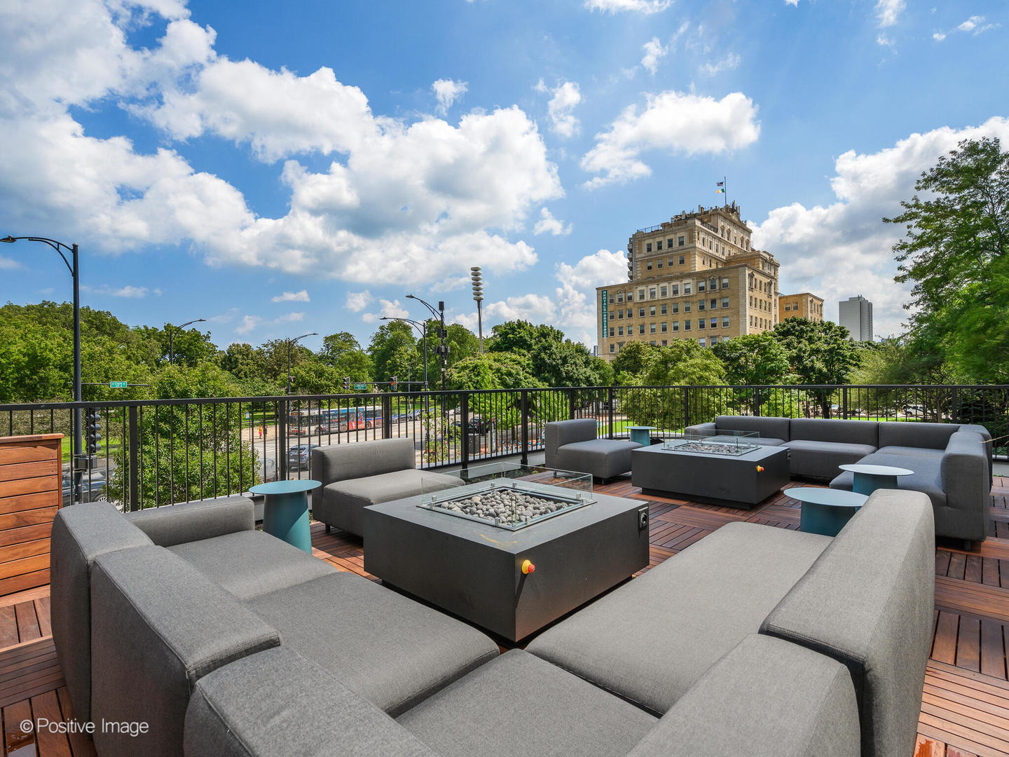 2020 N Lincoln Park West Unit: 35K