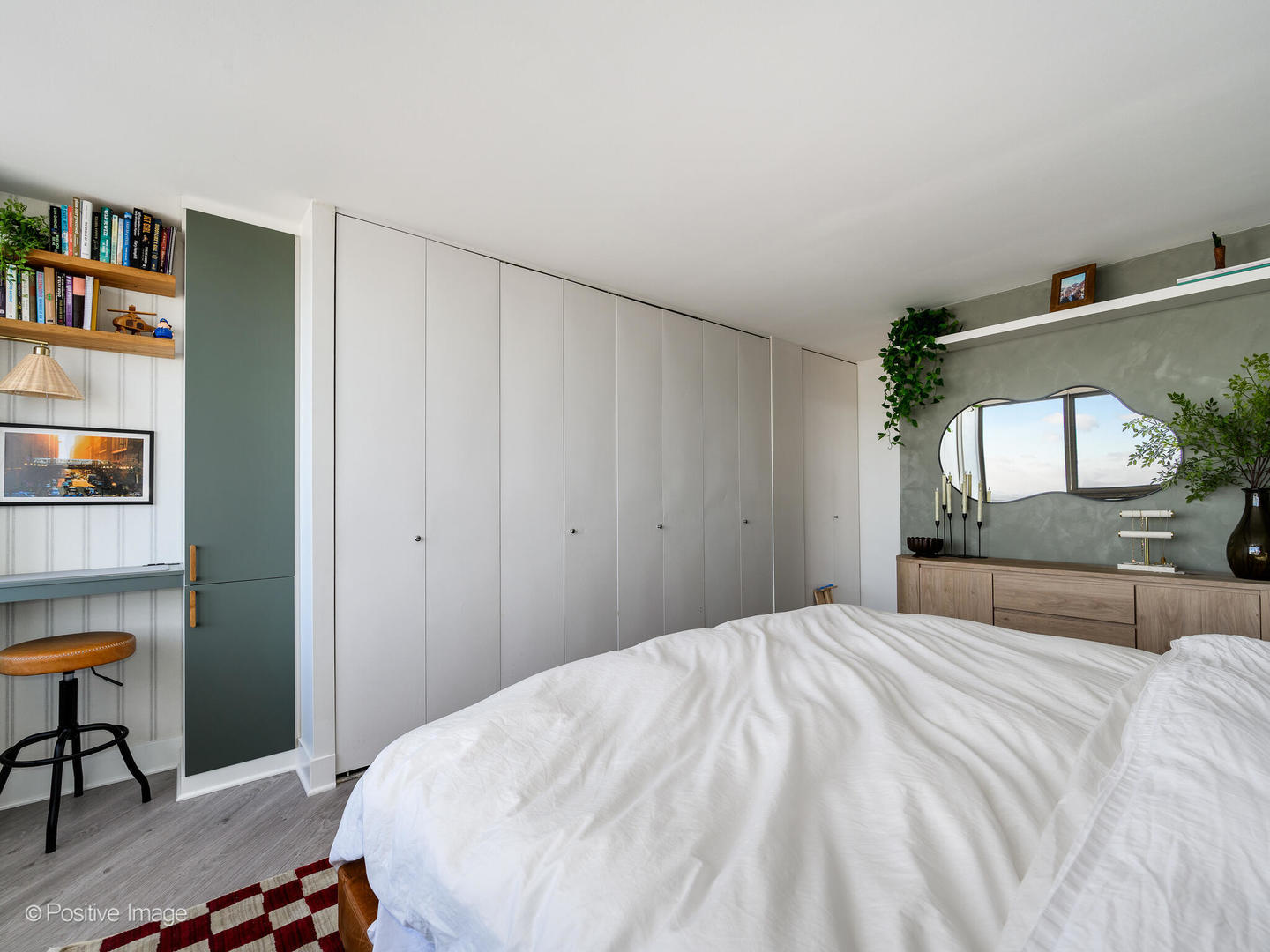 2800 N Lake Shore Drive Unit: 801