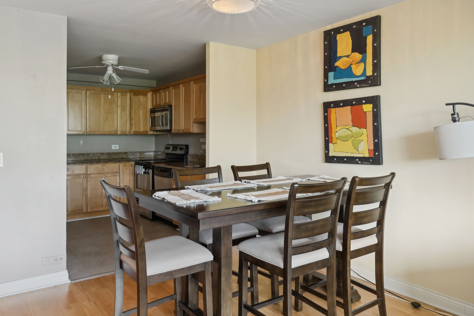 1850 N CLARK Street Unit: 405