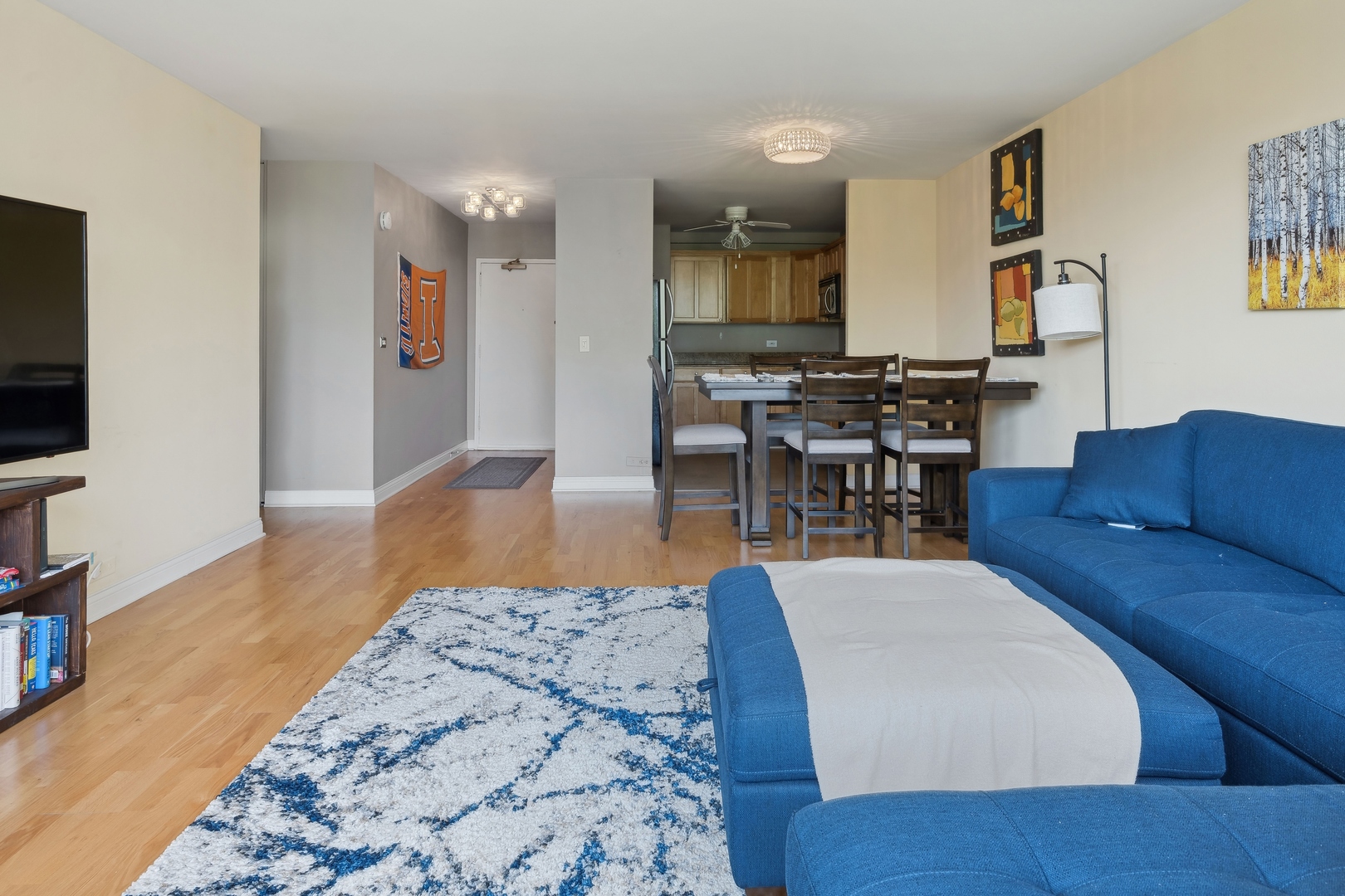 1850 N CLARK Street Unit: 405