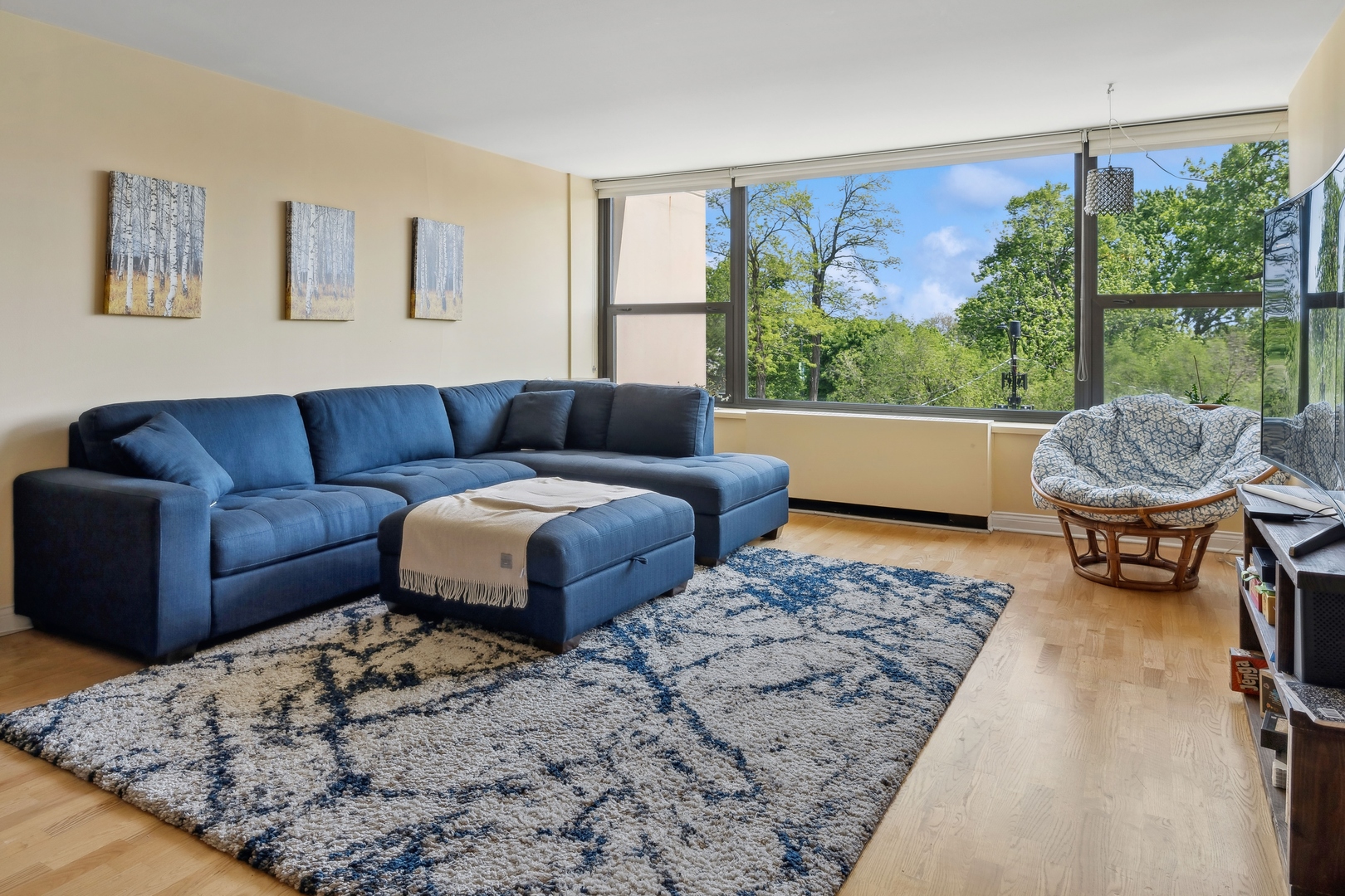 1850 N CLARK Street Unit: 405