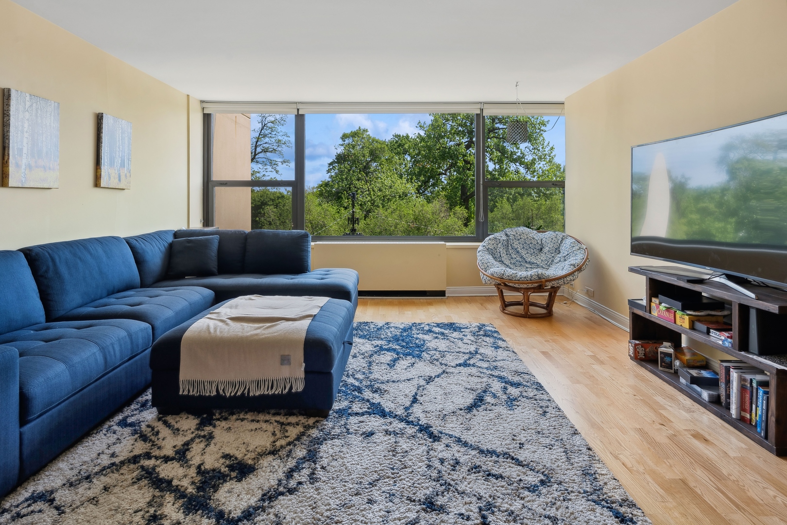 1850 N CLARK Street Unit: 405
