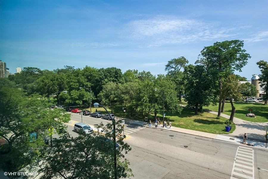 1850 N Clark Street Unit: 305