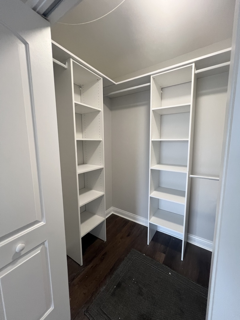 1850 N Clark Street Unit: 305