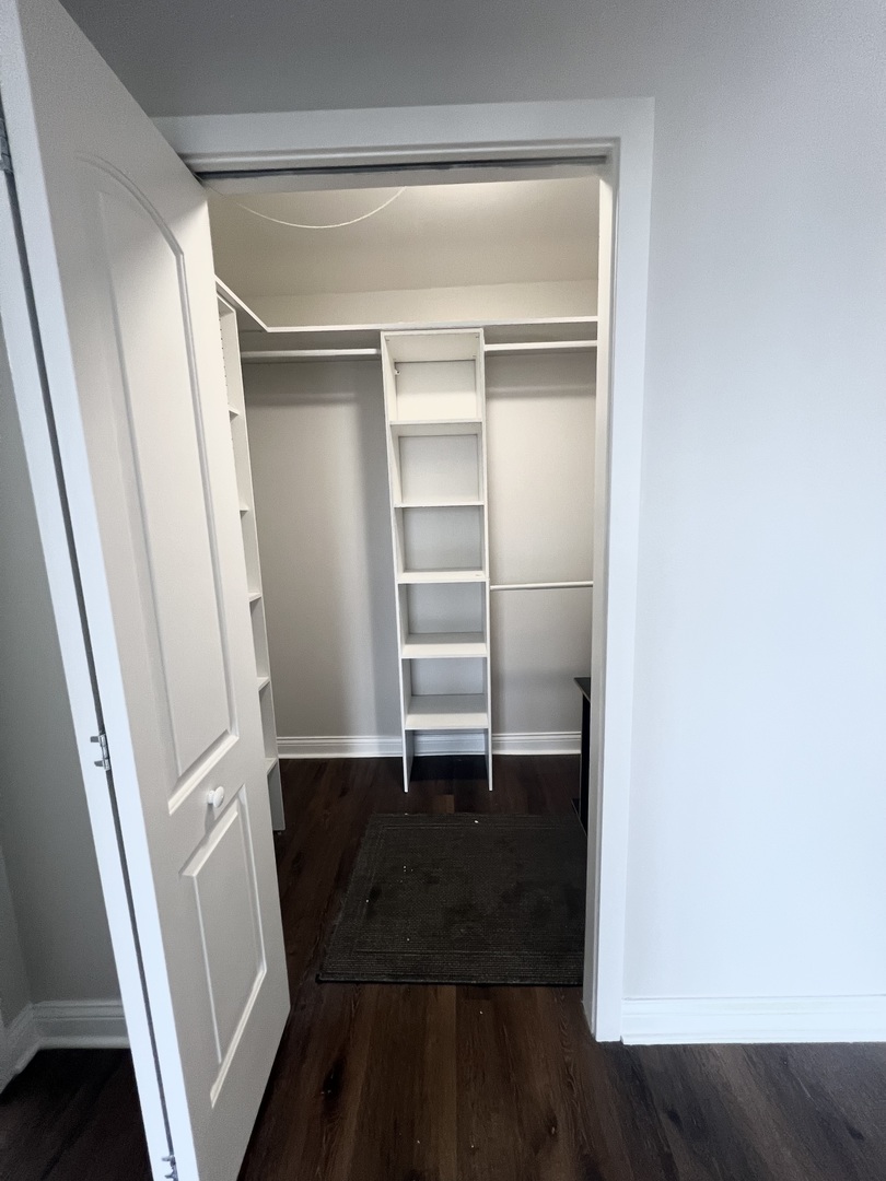 1850 N Clark Street Unit: 305