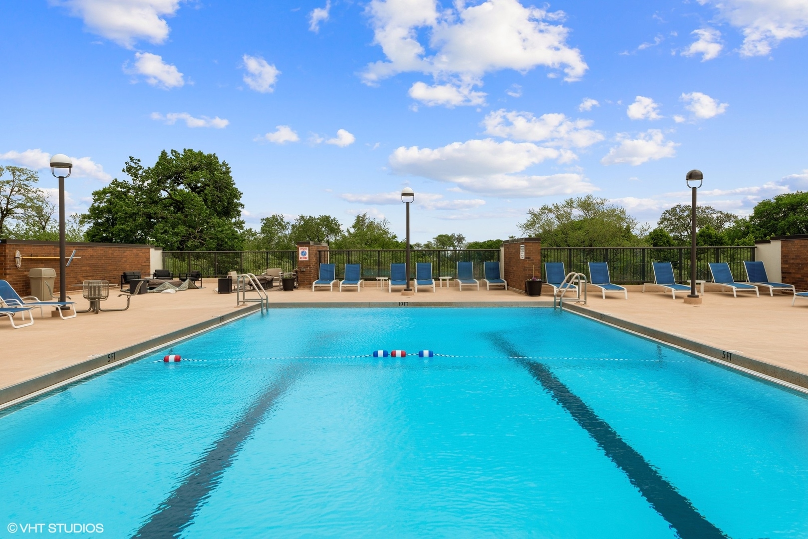 1850 N Clark Street Unit: 305