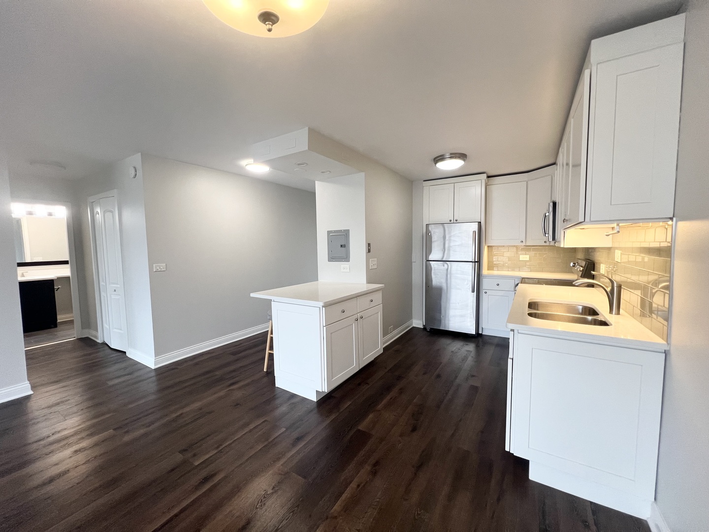 1850 N Clark Street Unit: 305