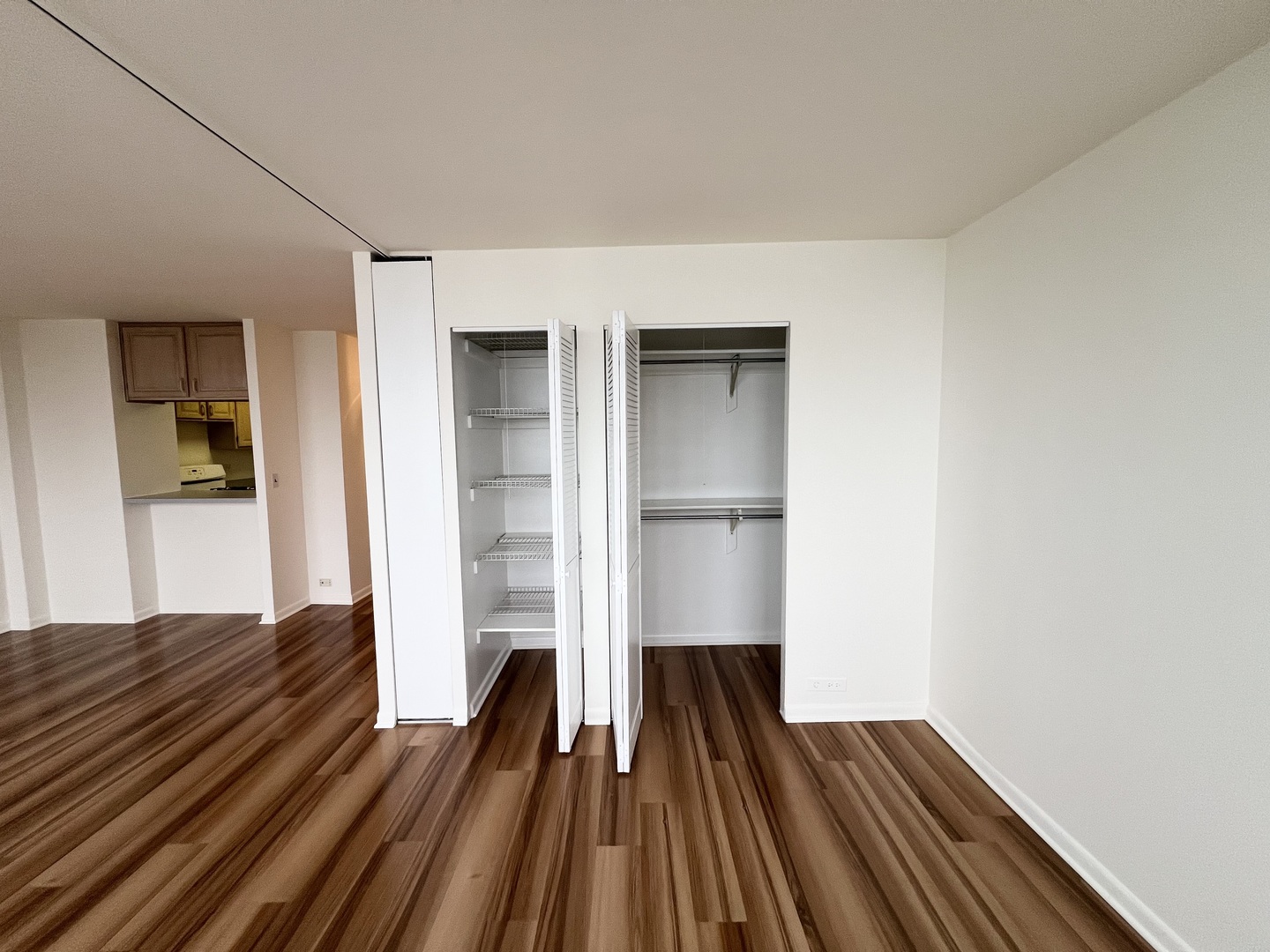 2800 N Lake Shore Drive Unit: 2711