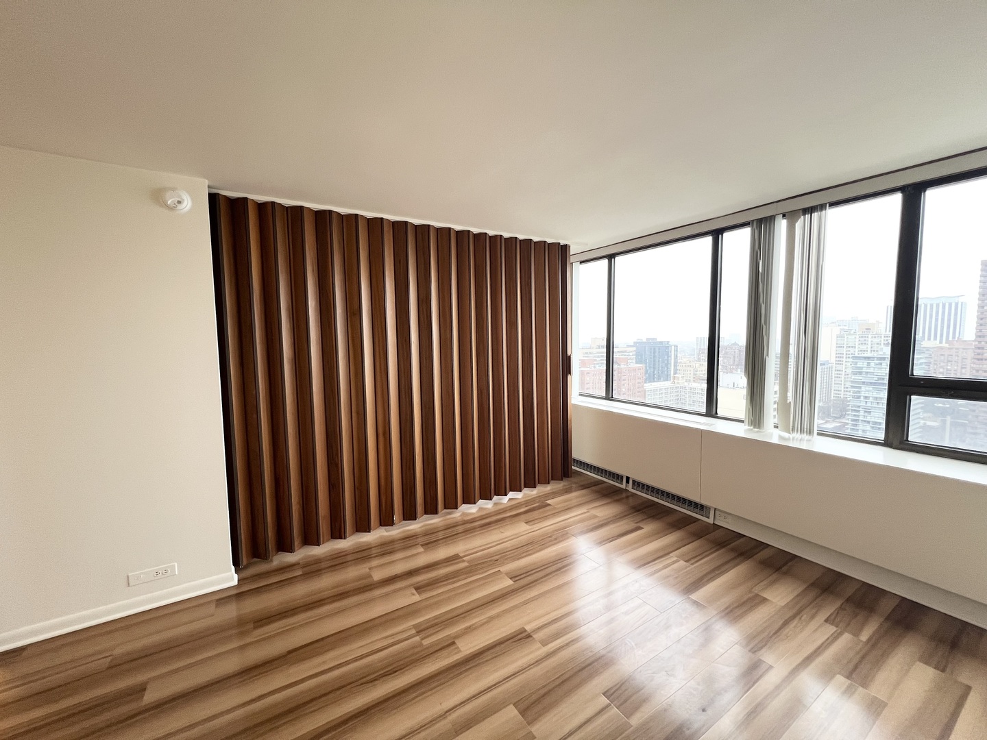 2800 N Lake Shore Drive Unit: 2711