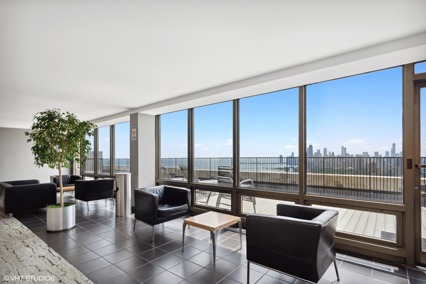 2800 N Lake Shore Drive Unit: 2711