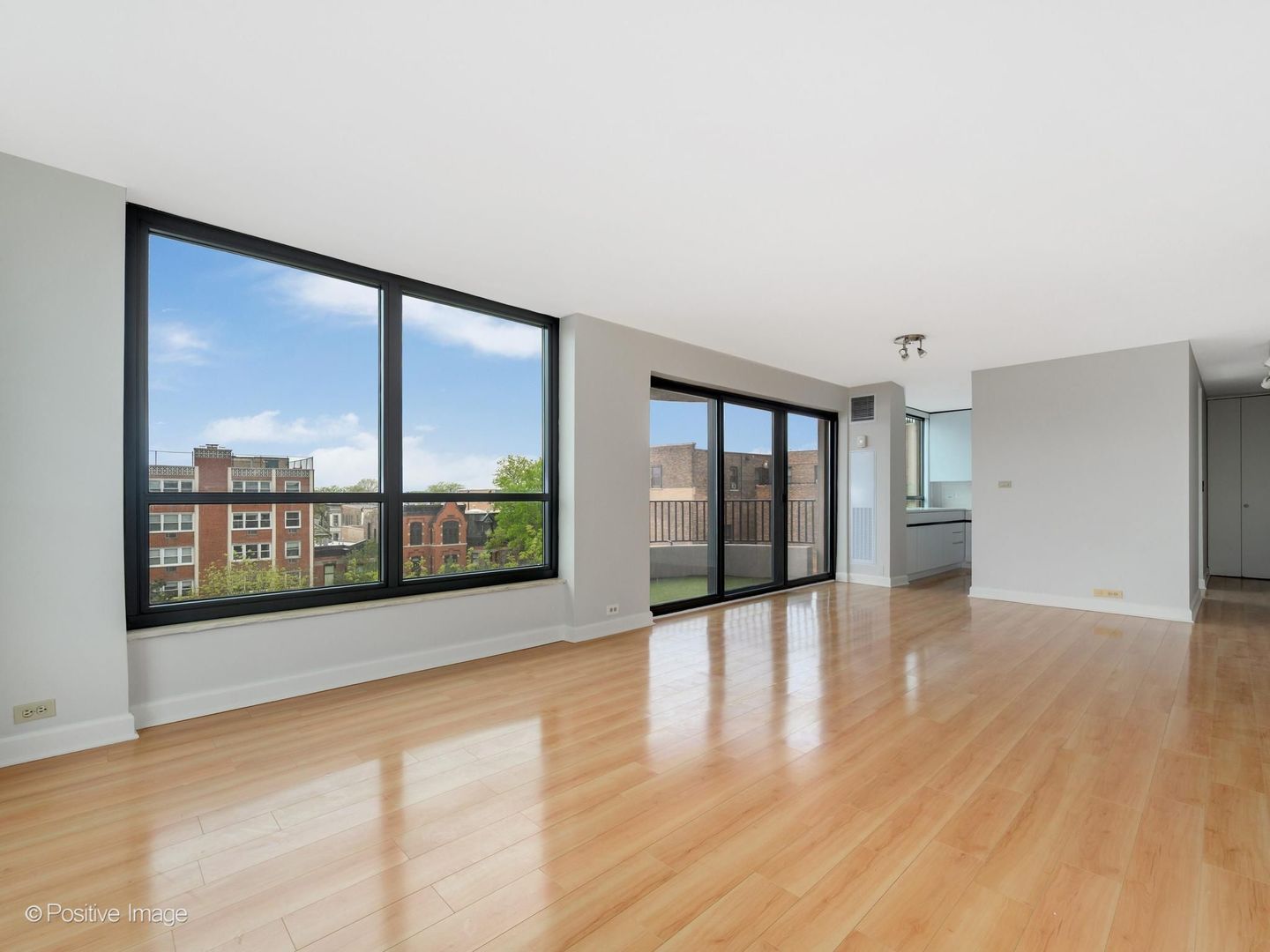 2020 N Lincoln Park West Unit: 4M