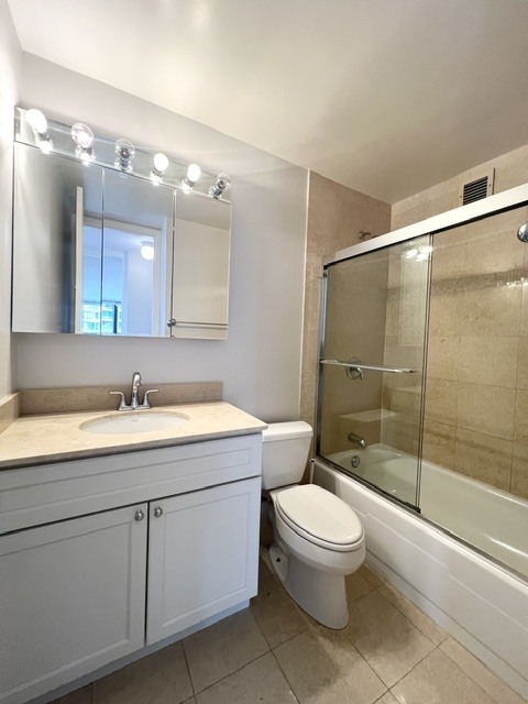 2020 N Lincoln Park West Unit: 4M