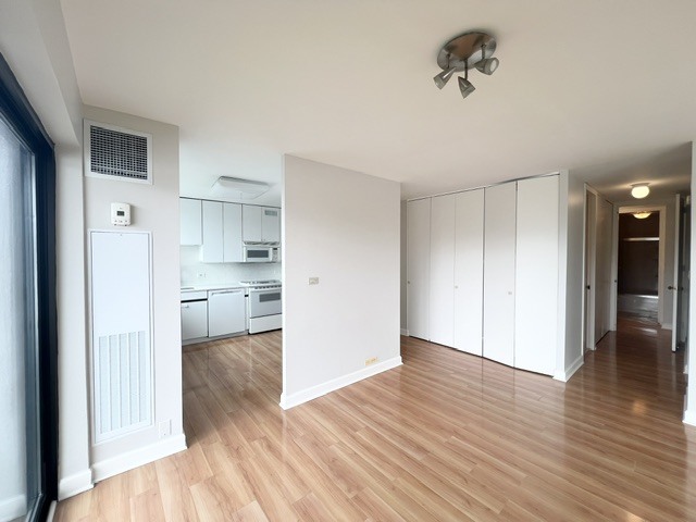 2020 N Lincoln Park West Unit: 4M