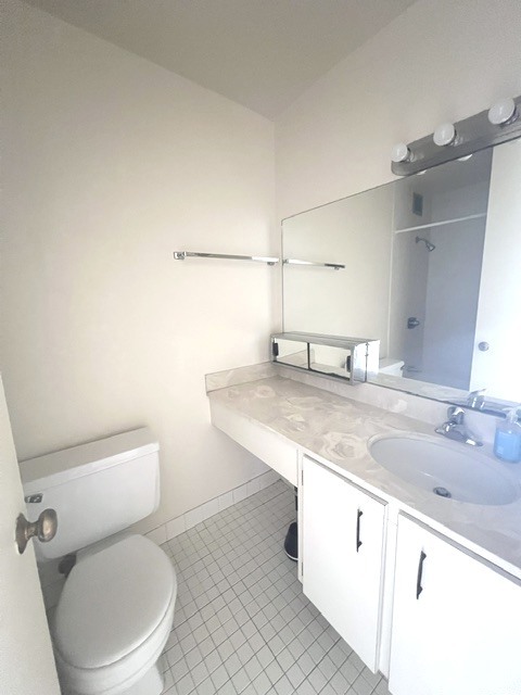 2020 N Lincoln Park West Unit: 16B