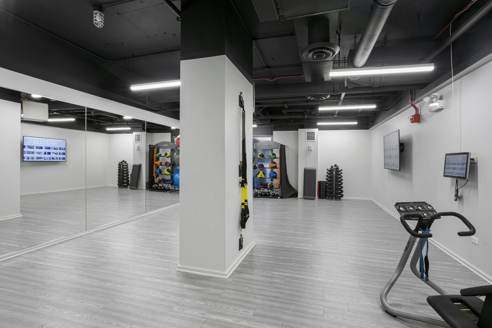 2020 N Lincoln Park West Unit: 16B