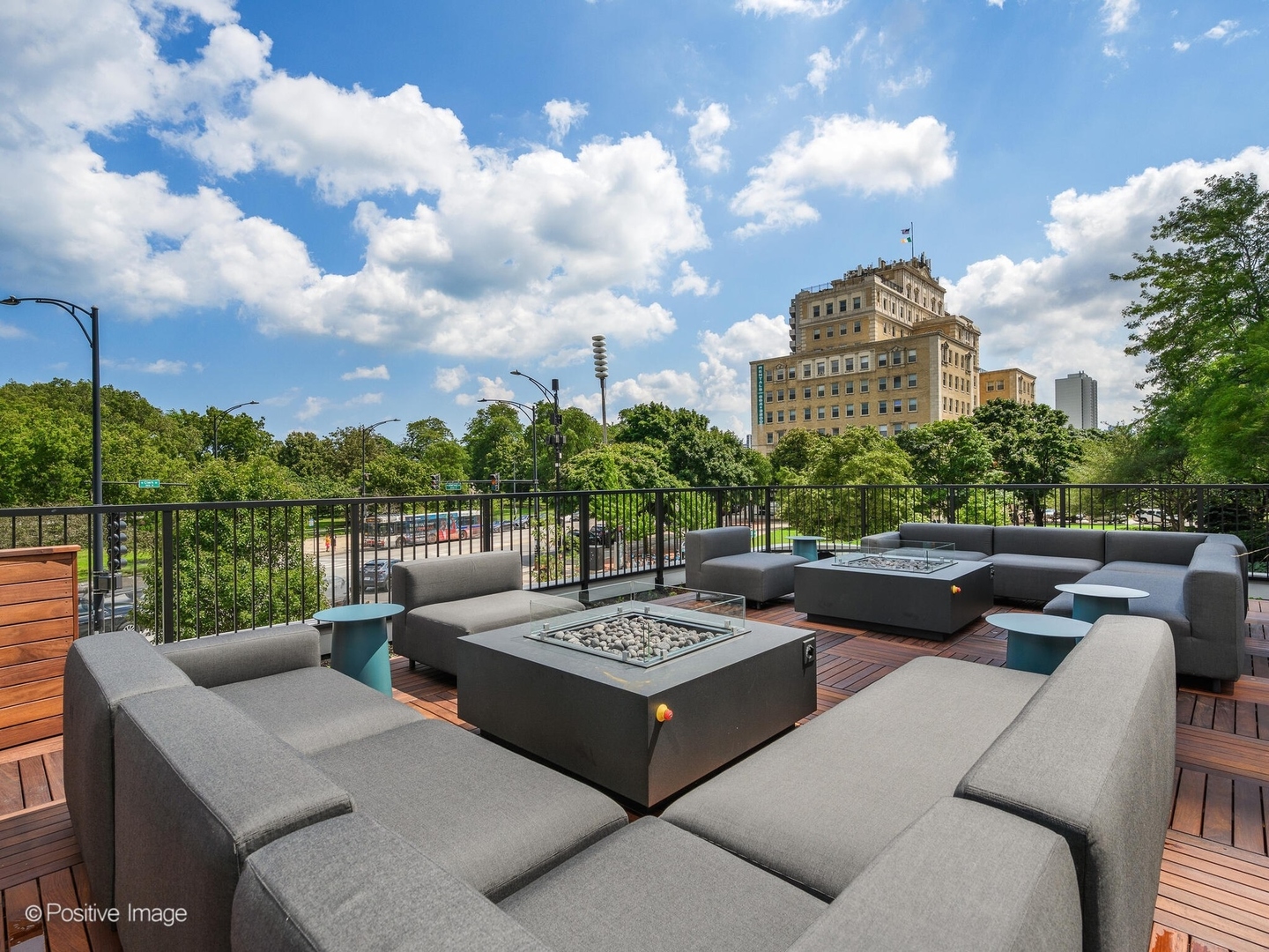 2020 N Lincoln Park West Unit: 16B