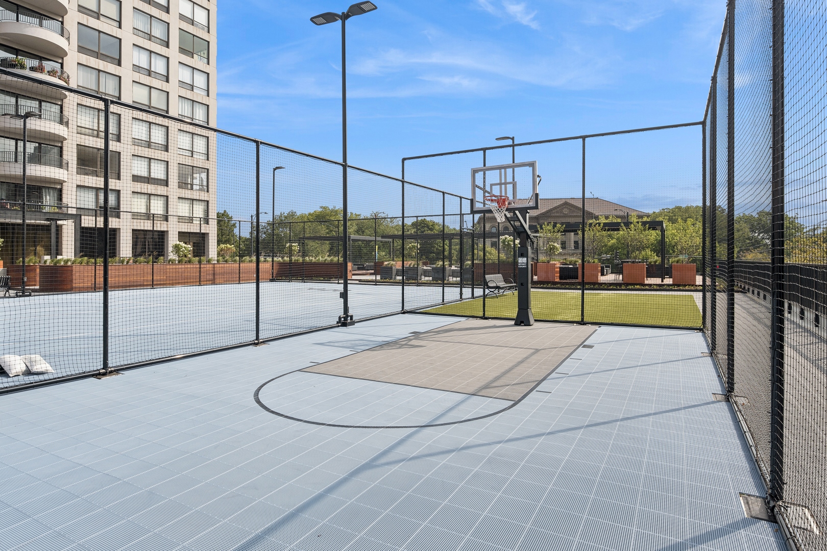 2020 N Lincoln Park West Unit: 16B
