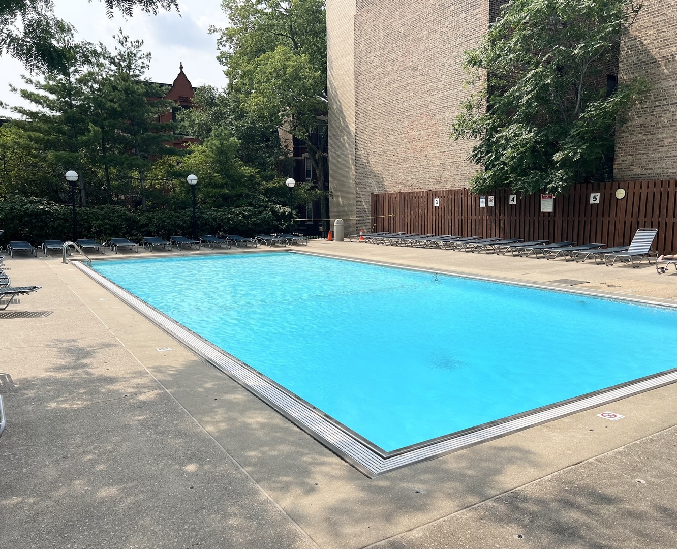 2020 N Lincoln Park West Unit: 16B