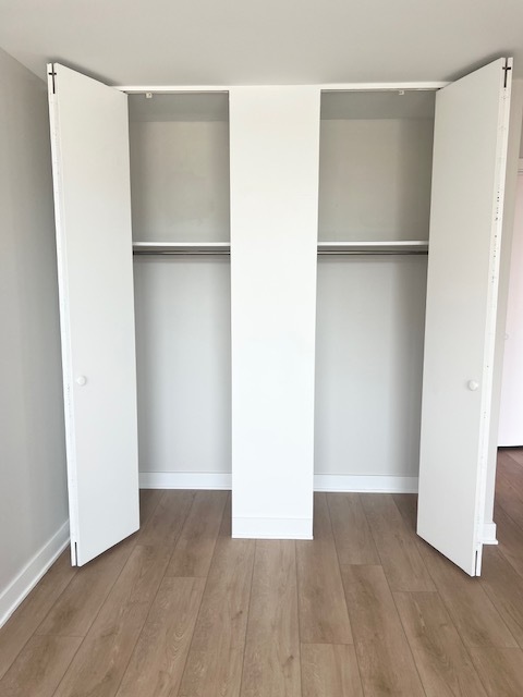 2020 N Lincoln Park West Unit: 13C