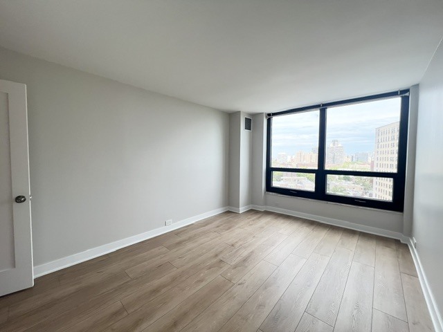 2020 N Lincoln Park West Unit: 13C
