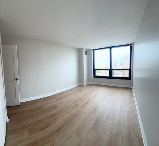 2020 N Lincoln Park West Unit: 13C