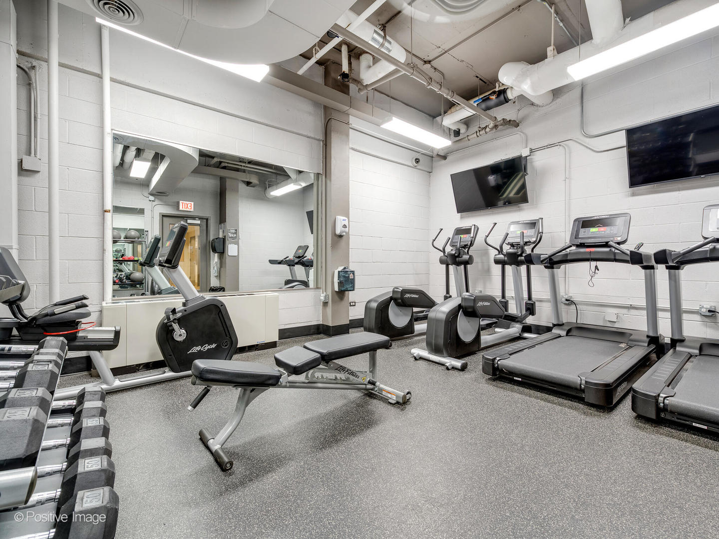 1850 N CLARK Street Unit: 710