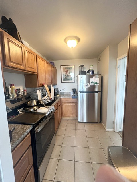 1850 N CLARK Street Unit: 710