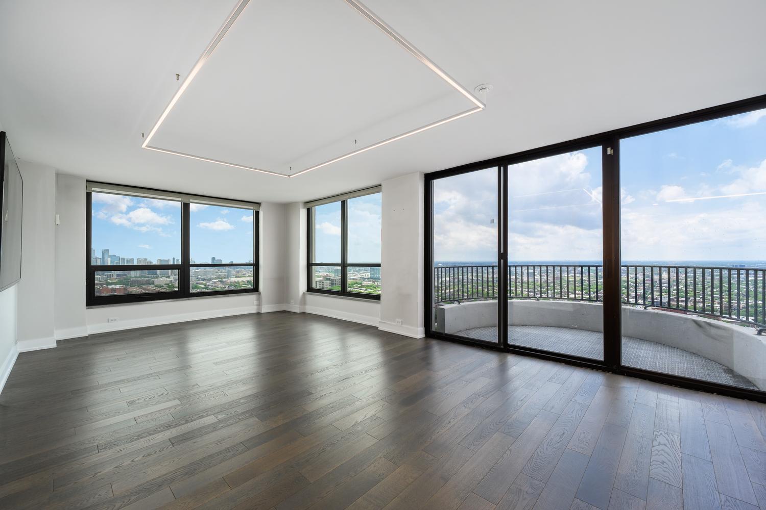 2020 N Lincoln Park West Unit: 38ML