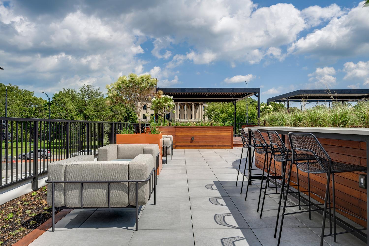 2020 N Lincoln Park West Unit: 38ML