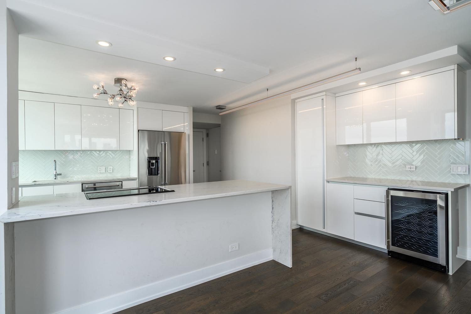 2020 N Lincoln Park West Unit: 38ML