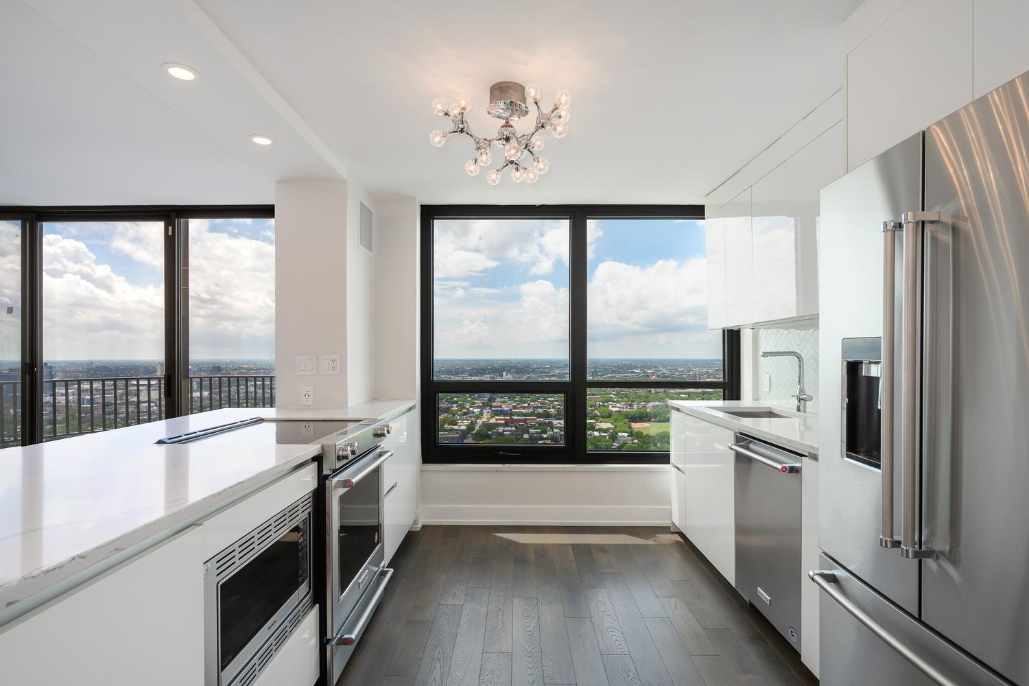 2020 N Lincoln Park West Unit: 38ML