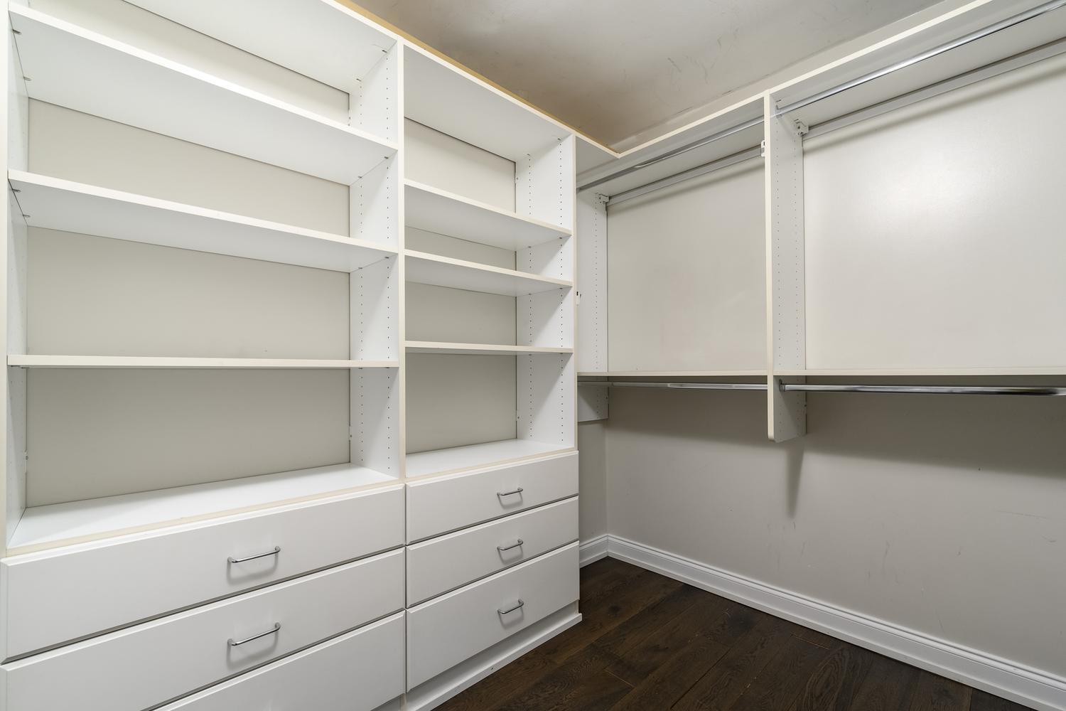 2020 N Lincoln Park West Unit: 38ML