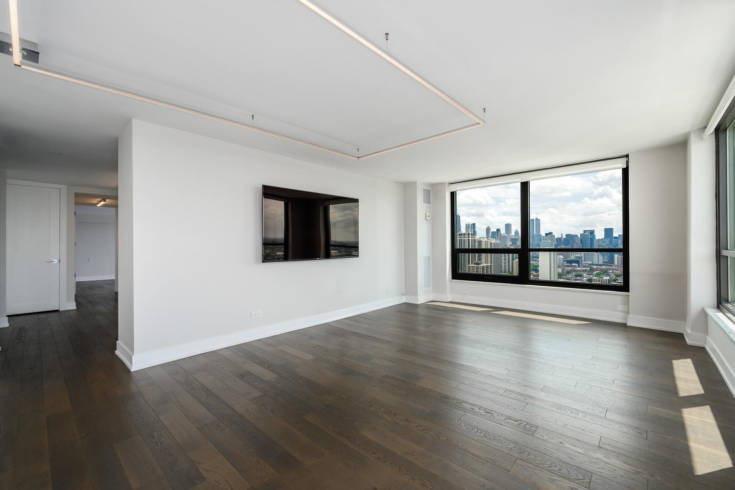 2020 N Lincoln Park West Unit: 38ML