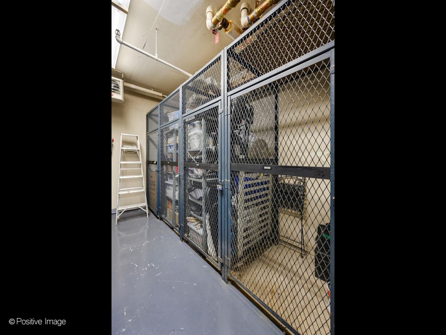 2314 N Lincoln Park West Unit: 9N