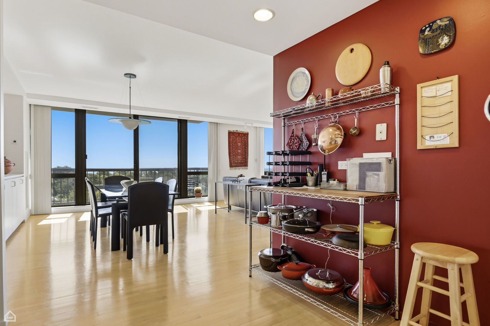 2314 N Lincoln Park West Unit: 9N
