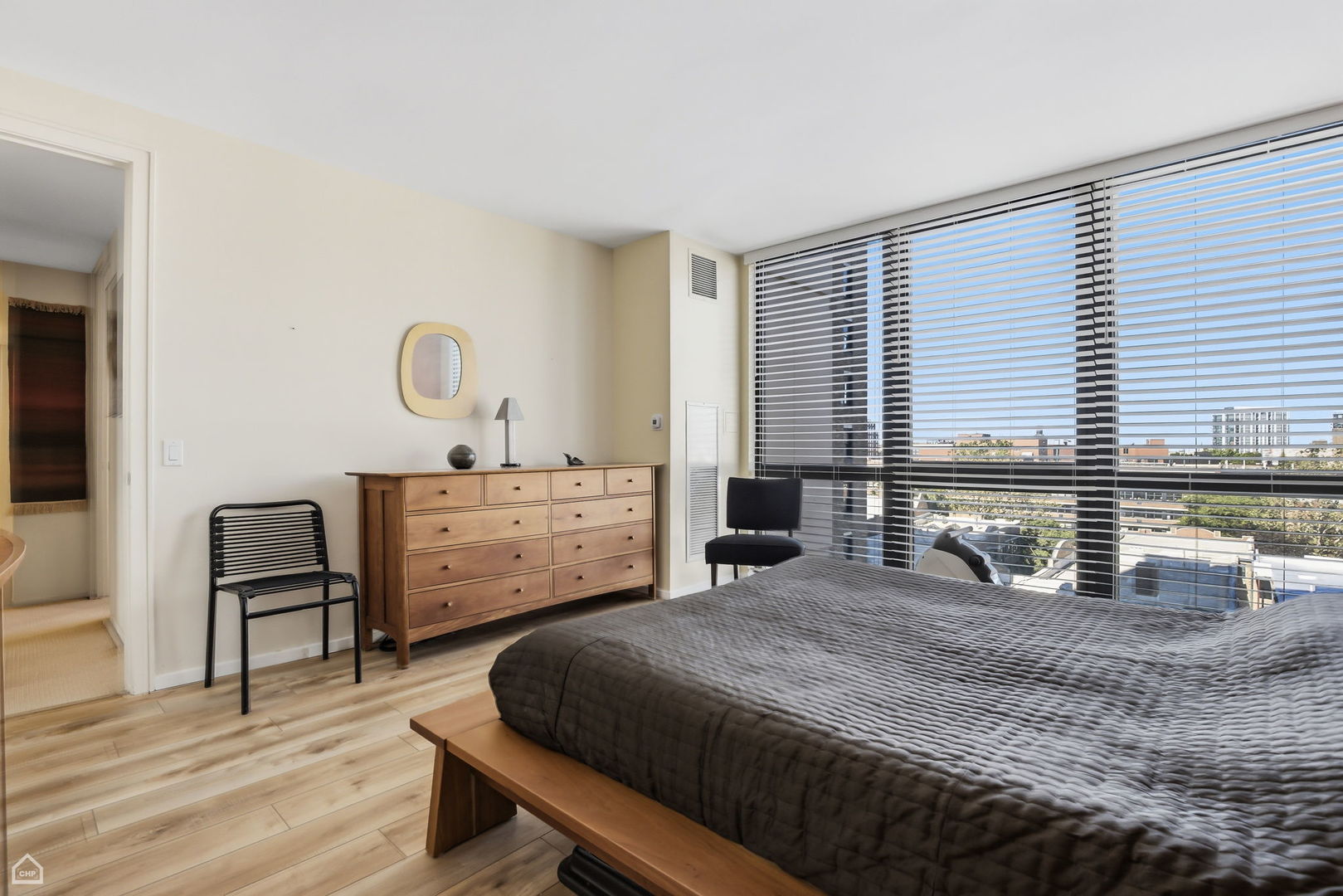 2314 N Lincoln Park West Unit: 9N