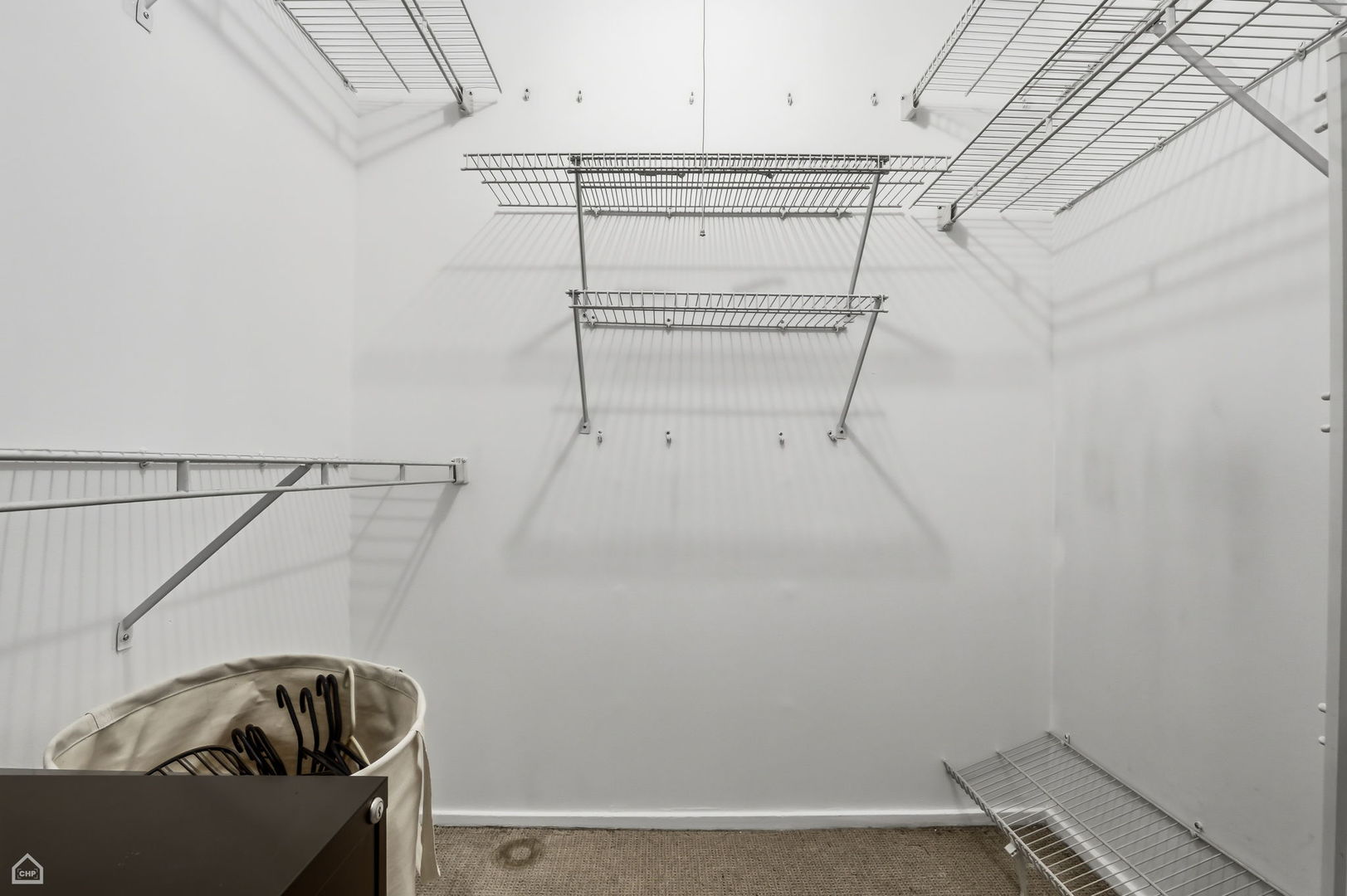 2314 N Lincoln Park West Unit: 9N