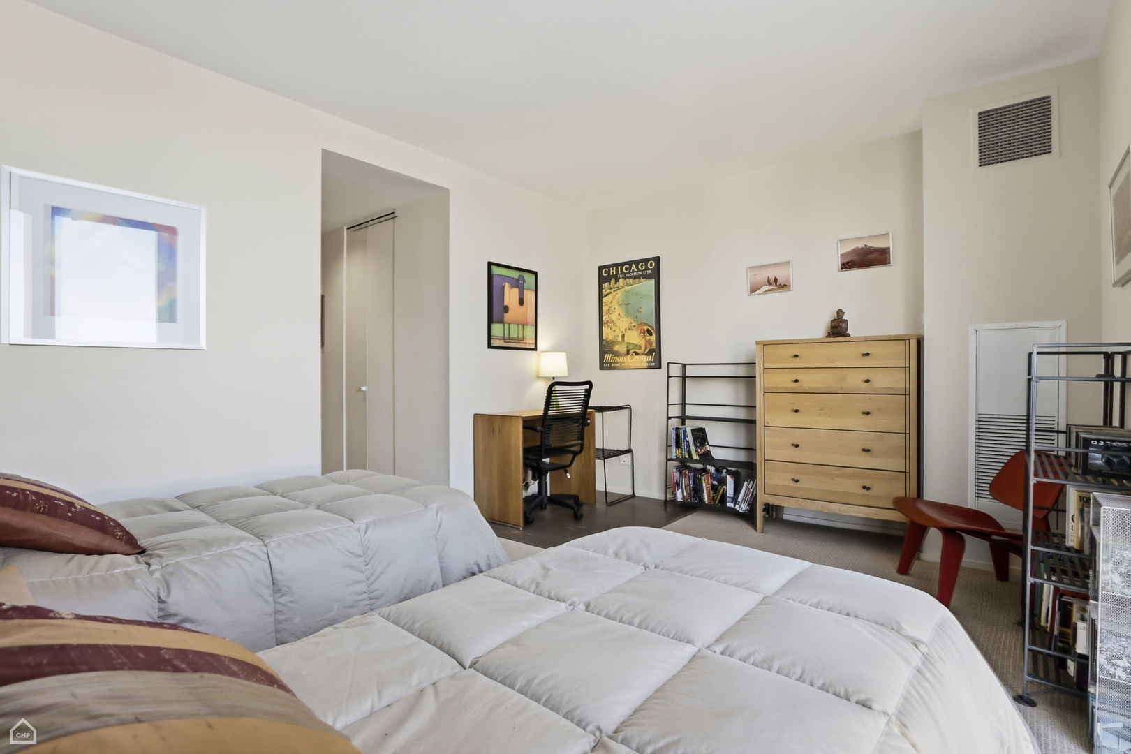 2314 N Lincoln Park West Unit: 9N