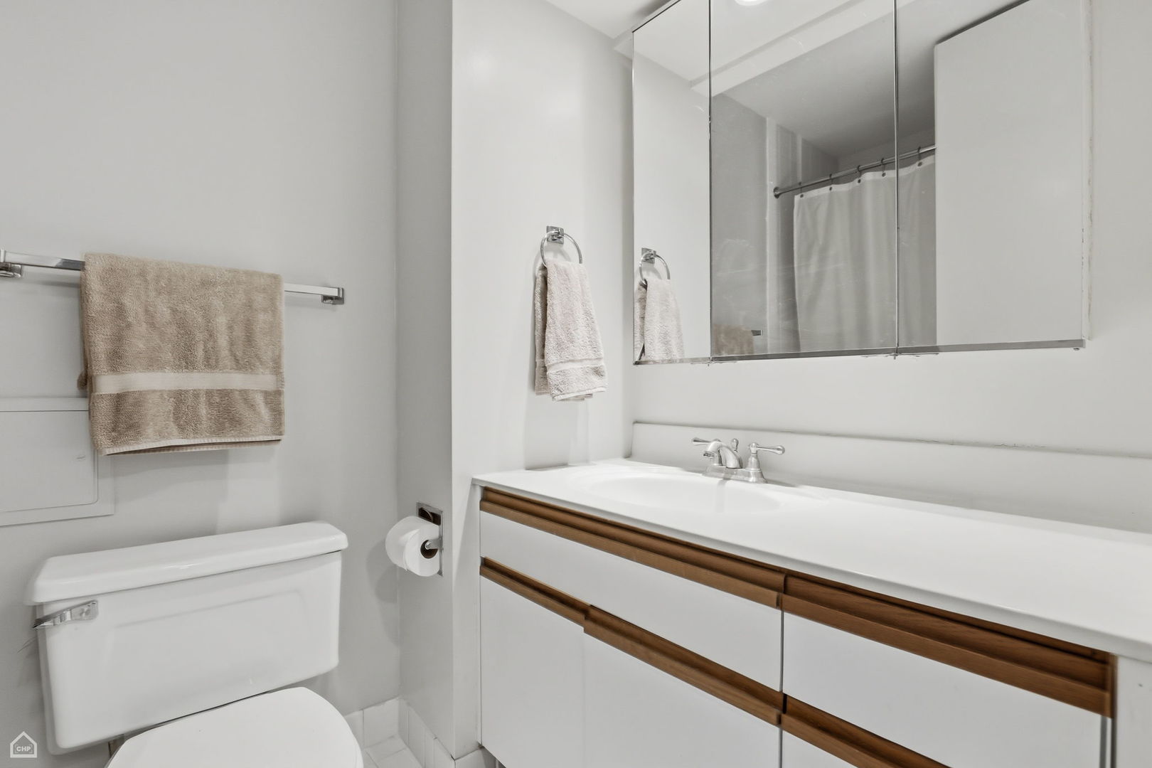 2314 N Lincoln Park West Unit: 9N