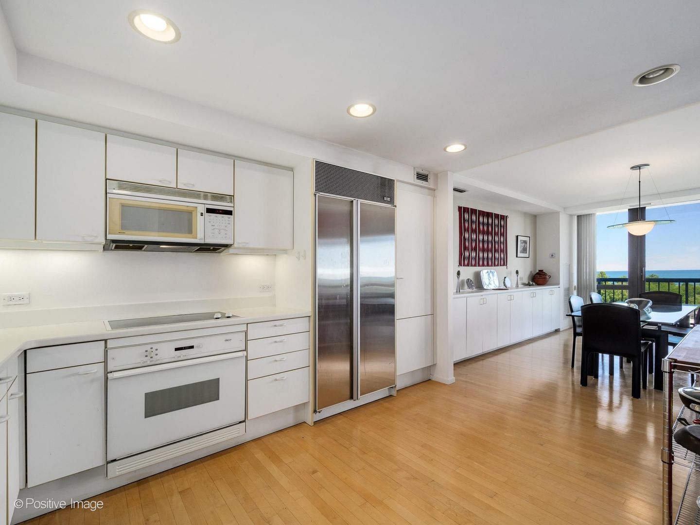 2314 N Lincoln Park West Unit: 9N
