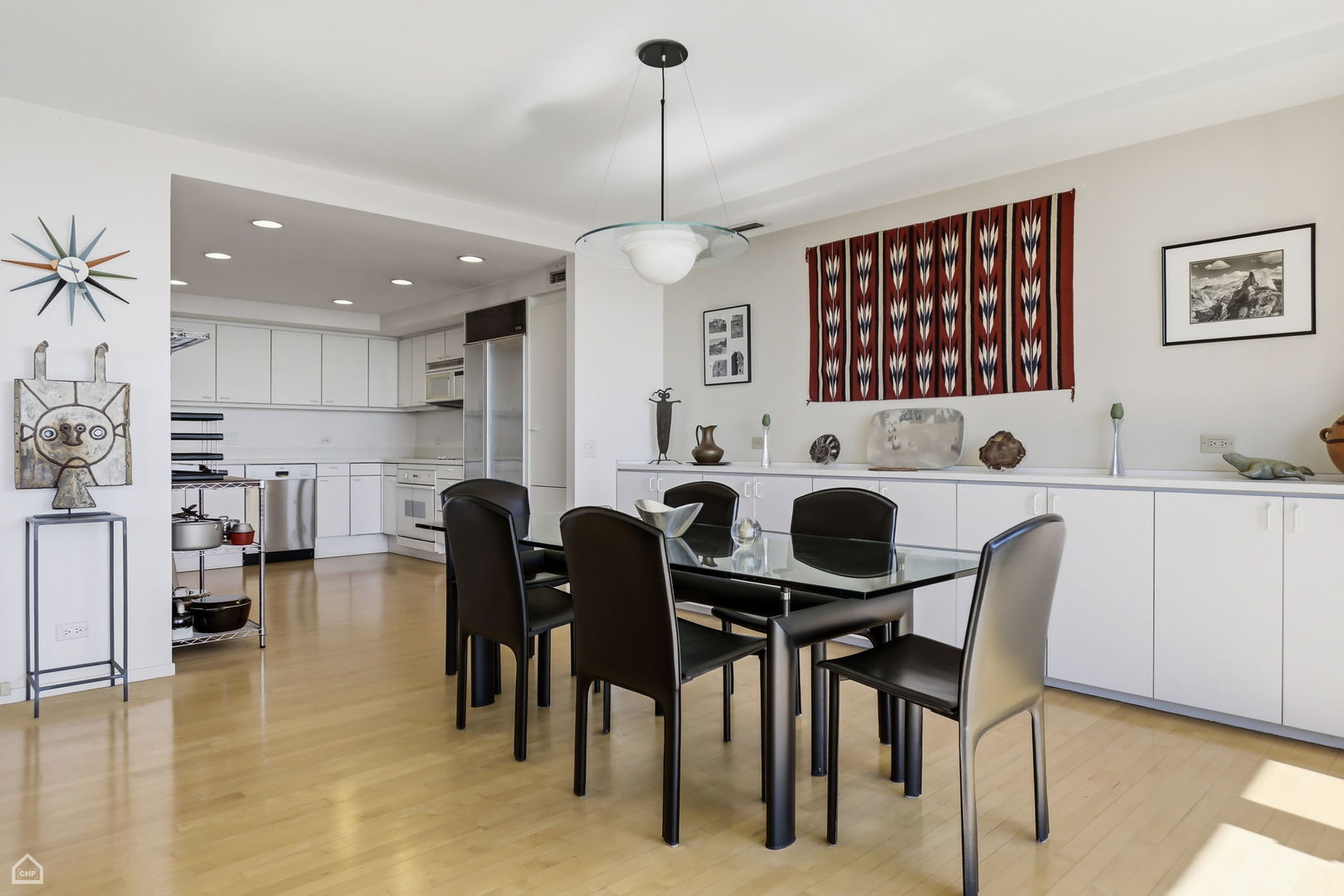 2314 N Lincoln Park West Unit: 9N