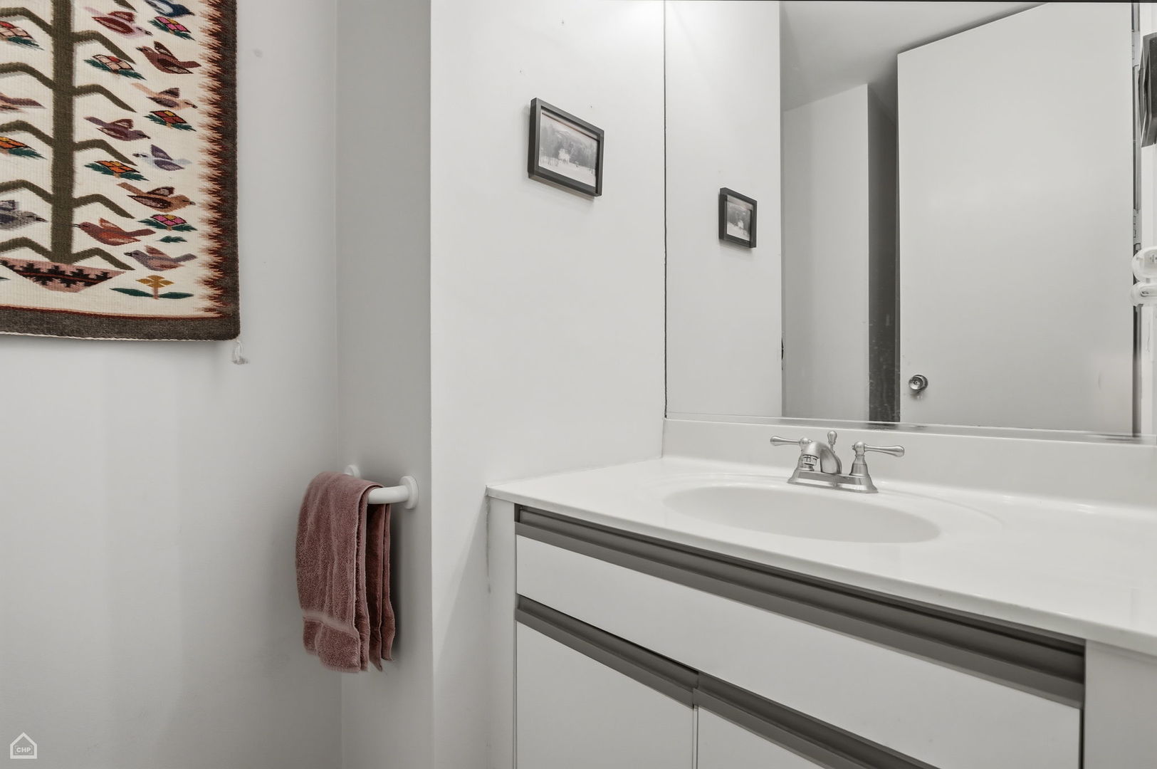2314 N Lincoln Park West Unit: 9N