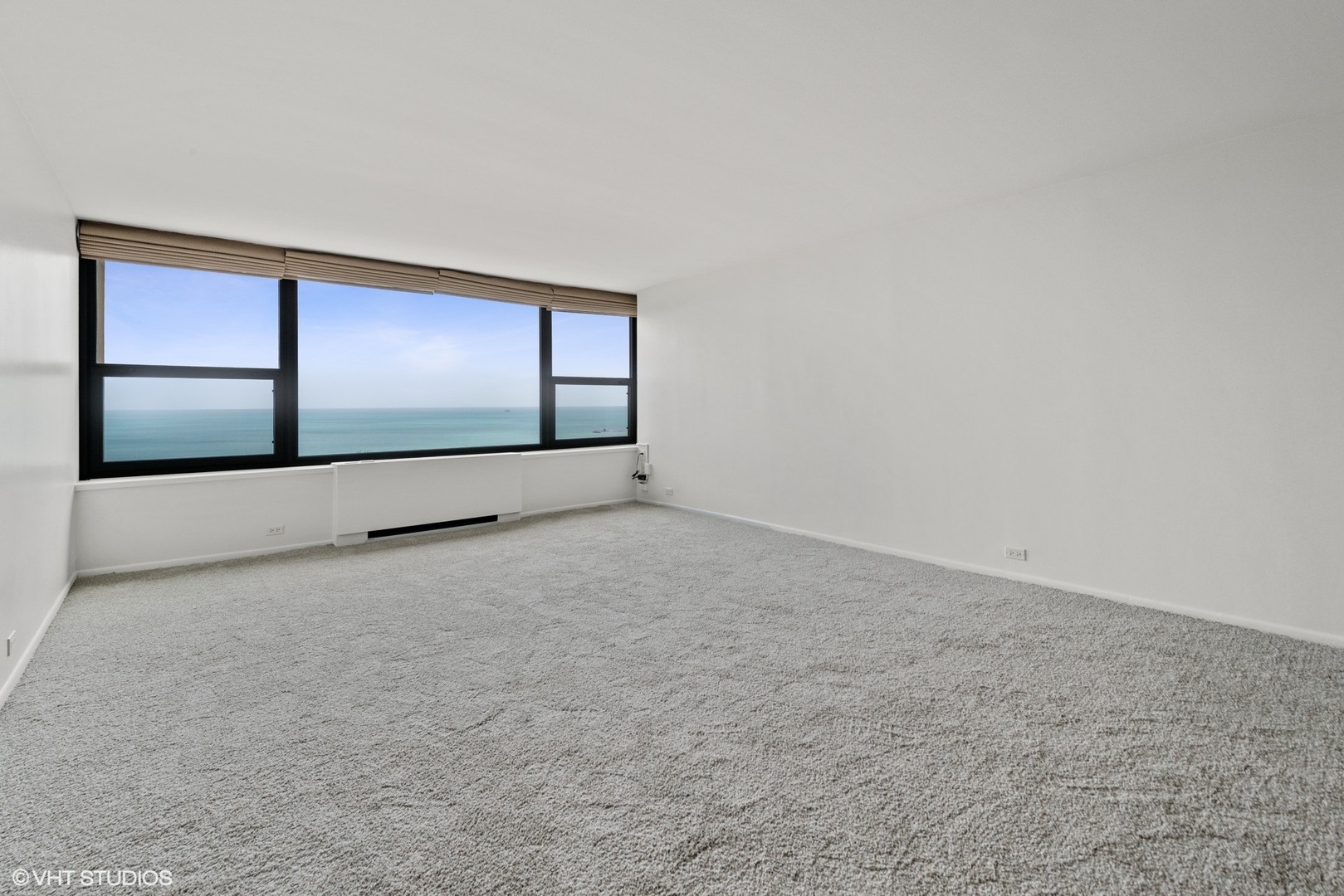 1850 N Clark Street Unit: 2405