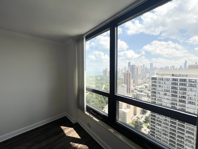2020 N Lincoln Park West Unit: 32K