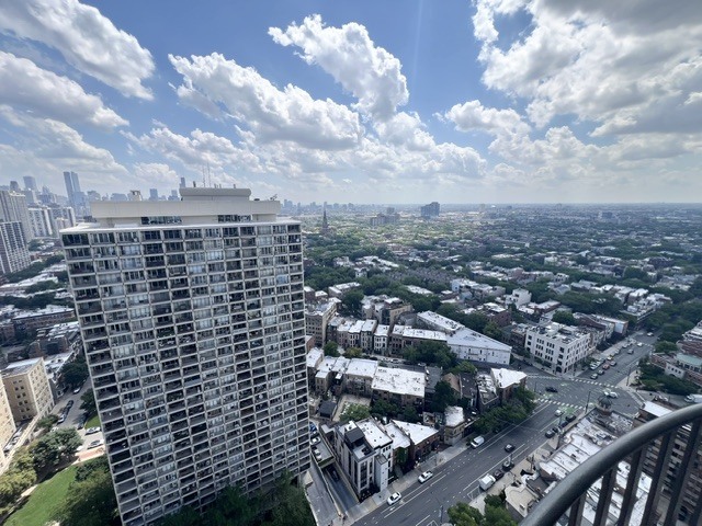 2020 N Lincoln Park West Unit: 32K