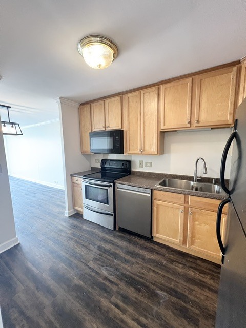 2020 N Lincoln Park West Unit: 32K